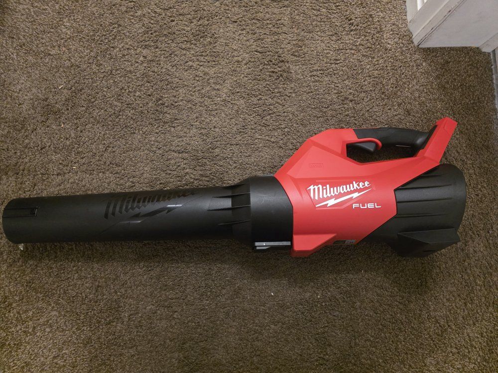 New Milwaukee M18 FUEL 120 MPH 500 CFM 18V Cordless Handheld Blower