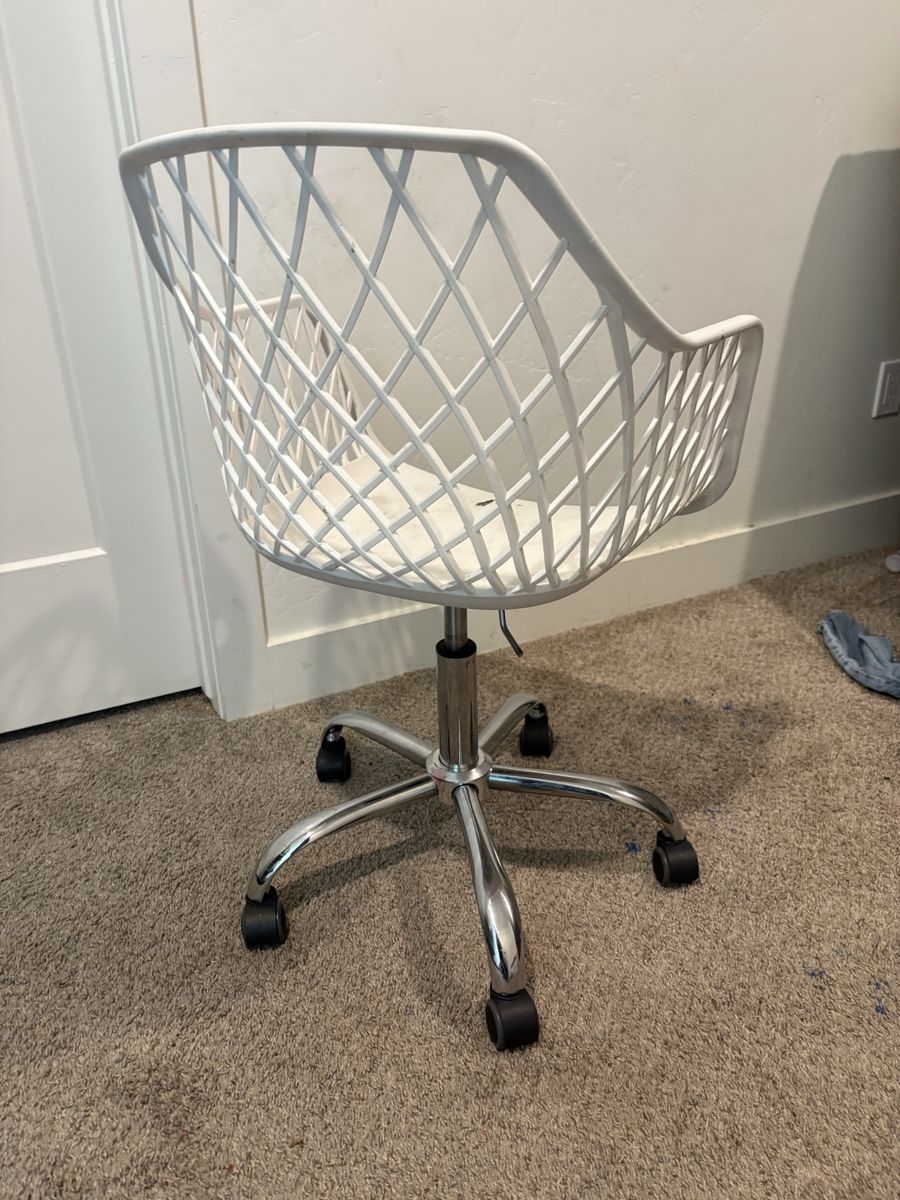 White desk chair