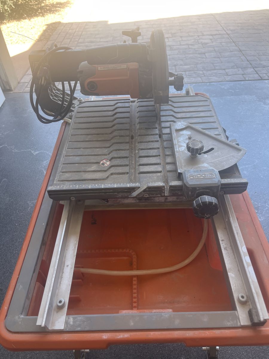 Rigid Wet Tile Saw w/Stand
