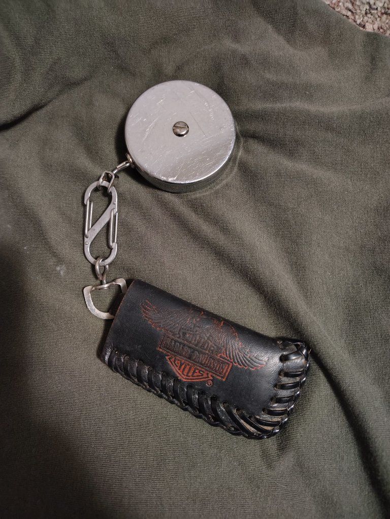 Harley-Davidson Black Leather Key Fob Holder with Retractable Reel Keychain Clip