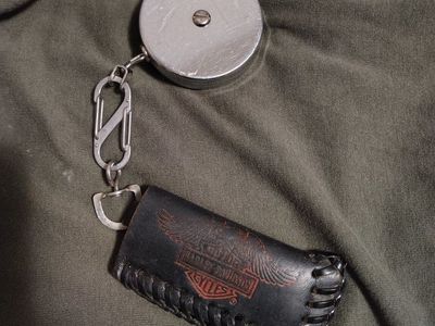 Harley-Davidson Black Leather Key Fob Holder with Retractable Reel Keychain Clip
