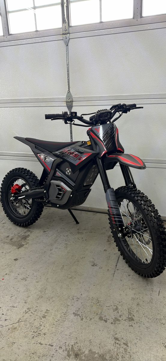 Valtinsu Em5 Pro 14/17 50mph Electric Dirt Bike Black/Red