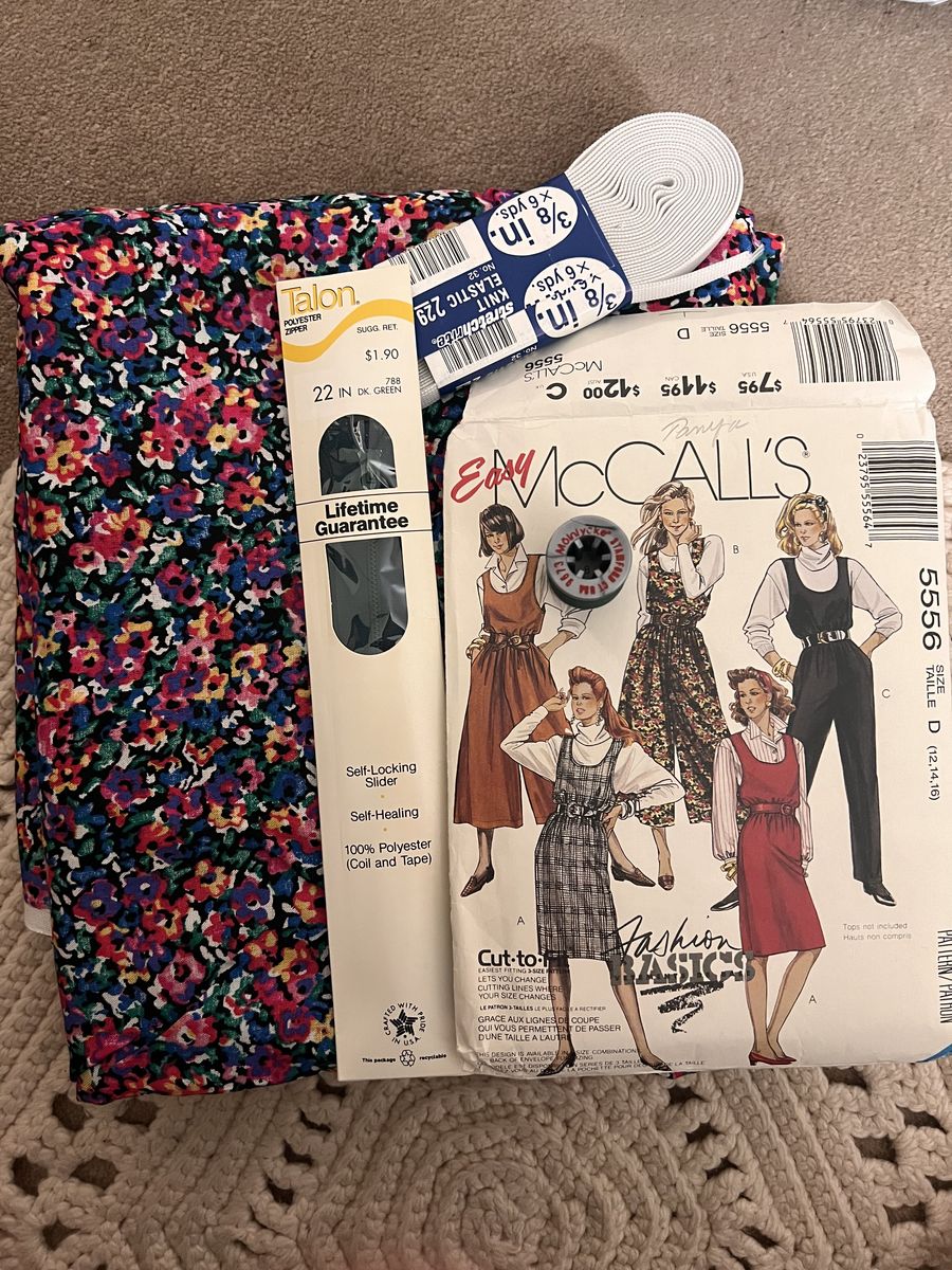 *Entire kit for vintage sewing*!