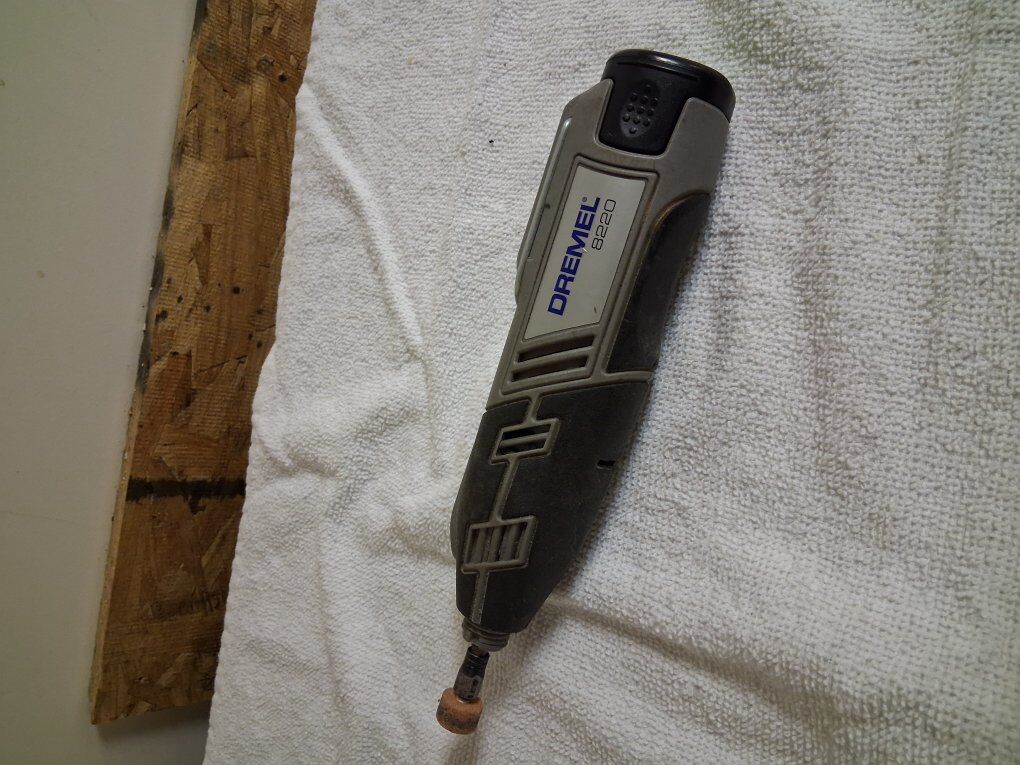 SALE Dremel 8220 12V Max variable-speed cordless rotary