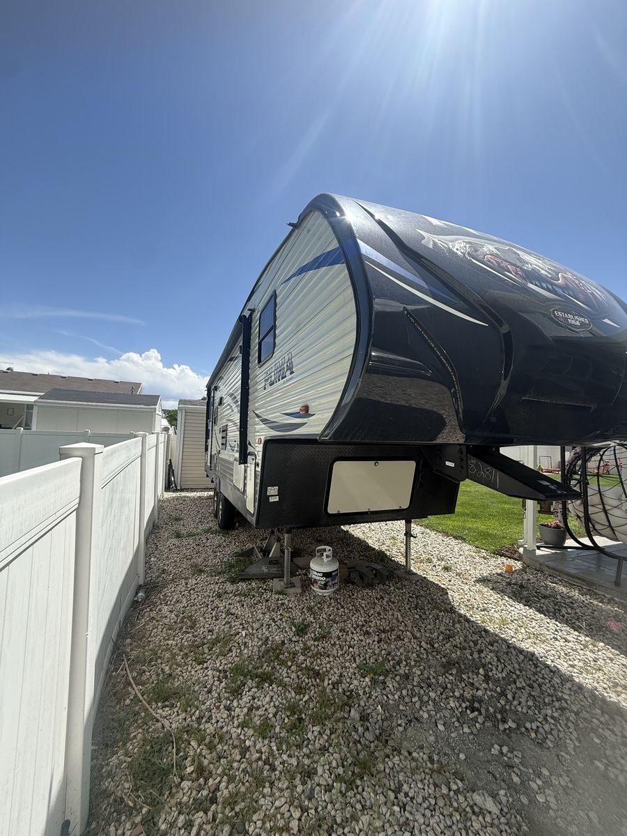 2020 Palomino Puma 253FBS