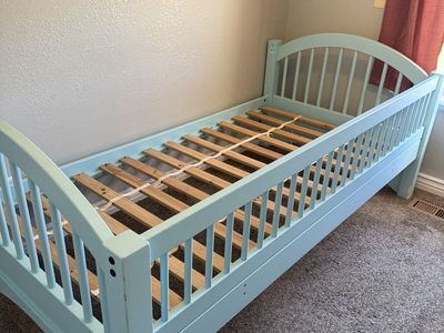 Twin bed