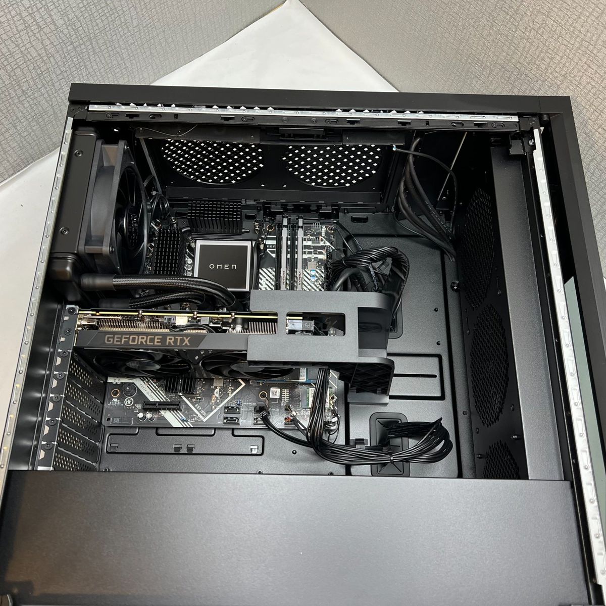 Main image 10