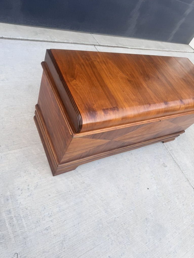 Main image 9