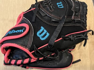 Wilson Flash Fast Pitch Softball Glove 11