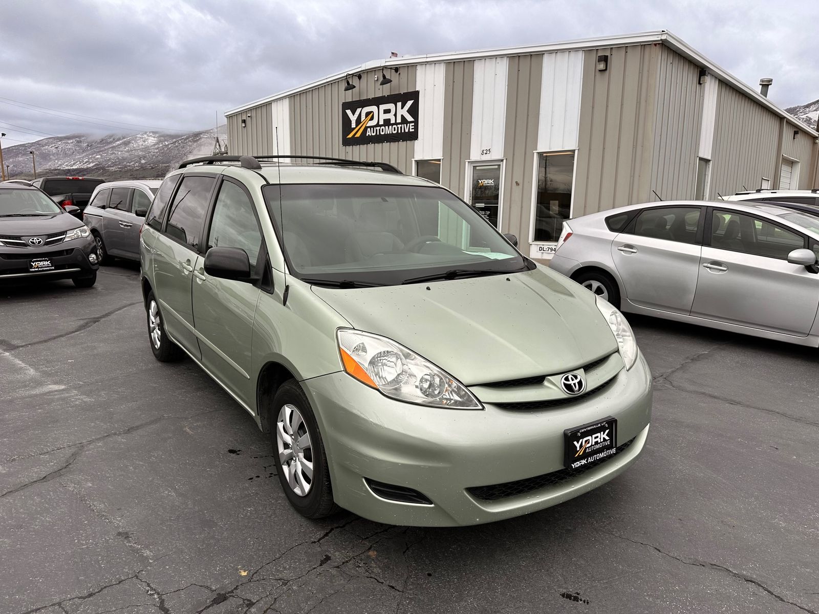 2006 TOYOTA SIENNA LE 7 Passenger