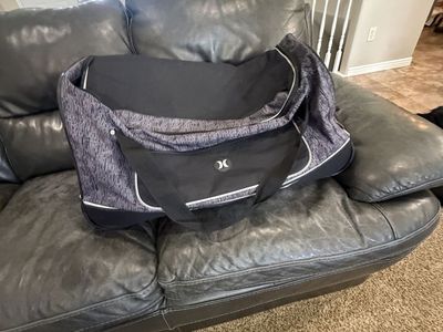 Hurley Rolling Duffle Bag Black Gray