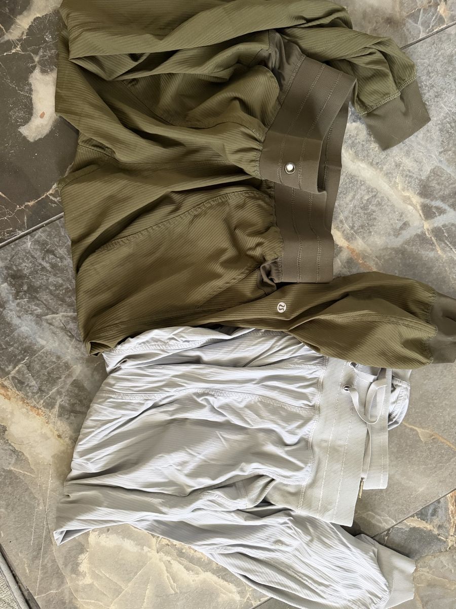 Lululemon Women's Athletic Pants Joggers Olive Green and Light Grey size 10