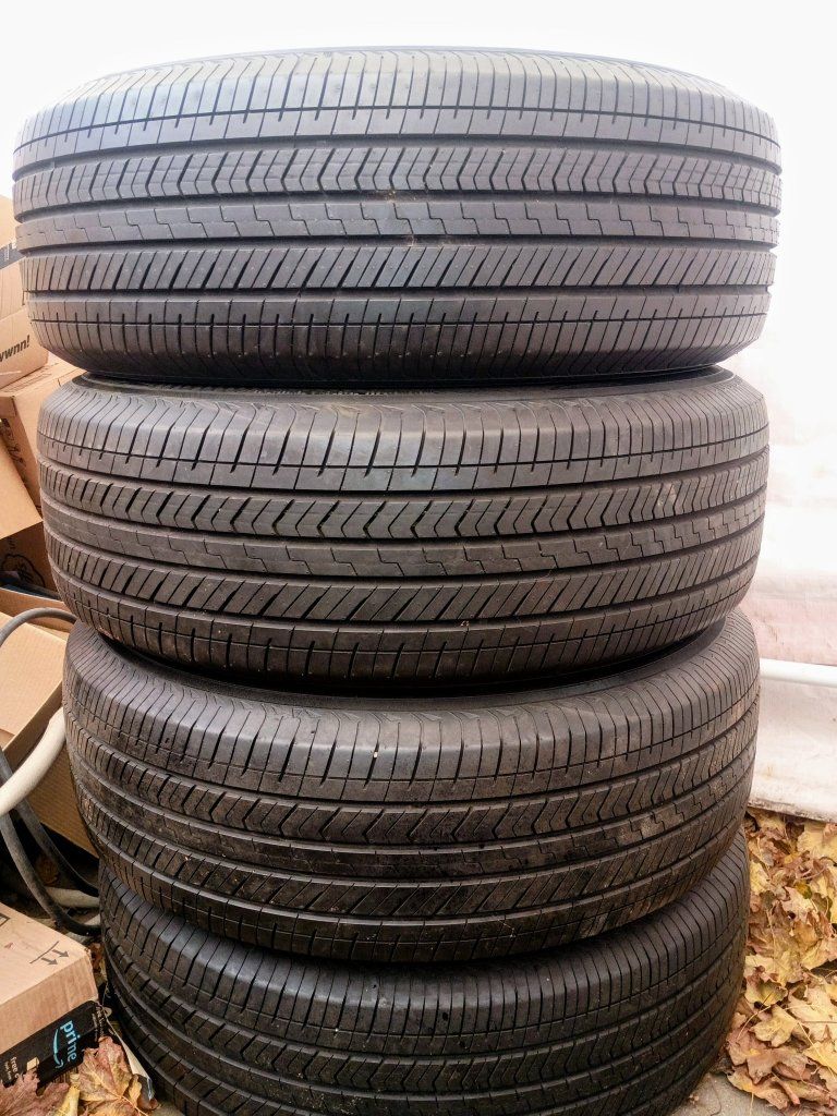 Toyota Wheels & Yokohama Geolandar X-CV Tires 235/55R20 Set of 4, Used