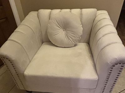 NEW--WHITE MICROFIBER CHAIR