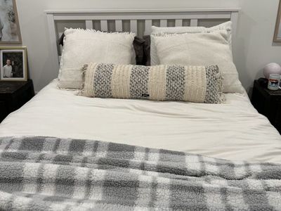 Queen Size Mattress, Adjustable Reclining