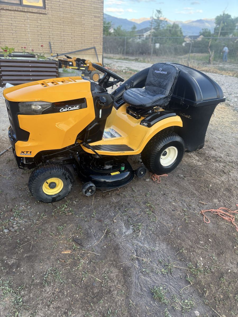 cub cadet ridding lawn mower