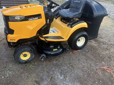 cub cadet ridding lawn mower
