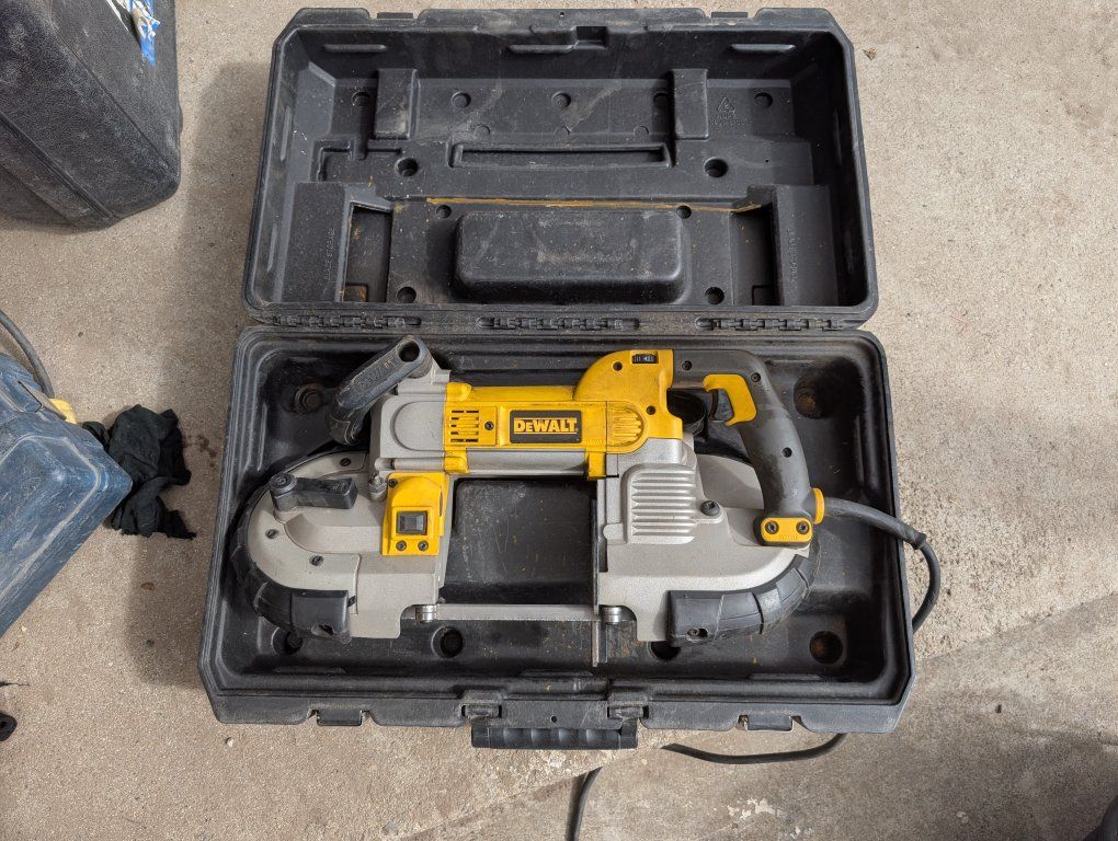 DeWalt DWM120 5"  Variable Speed Band Saw