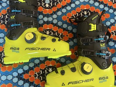 Fischer RC4 LV Carbon Pro Ski Boots, Size 28.5, Green/Black, GripWalk, BOA, ZipFit