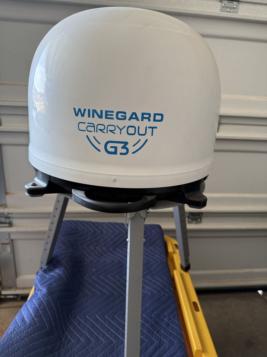 Winegard Carryout G3 RV satellite