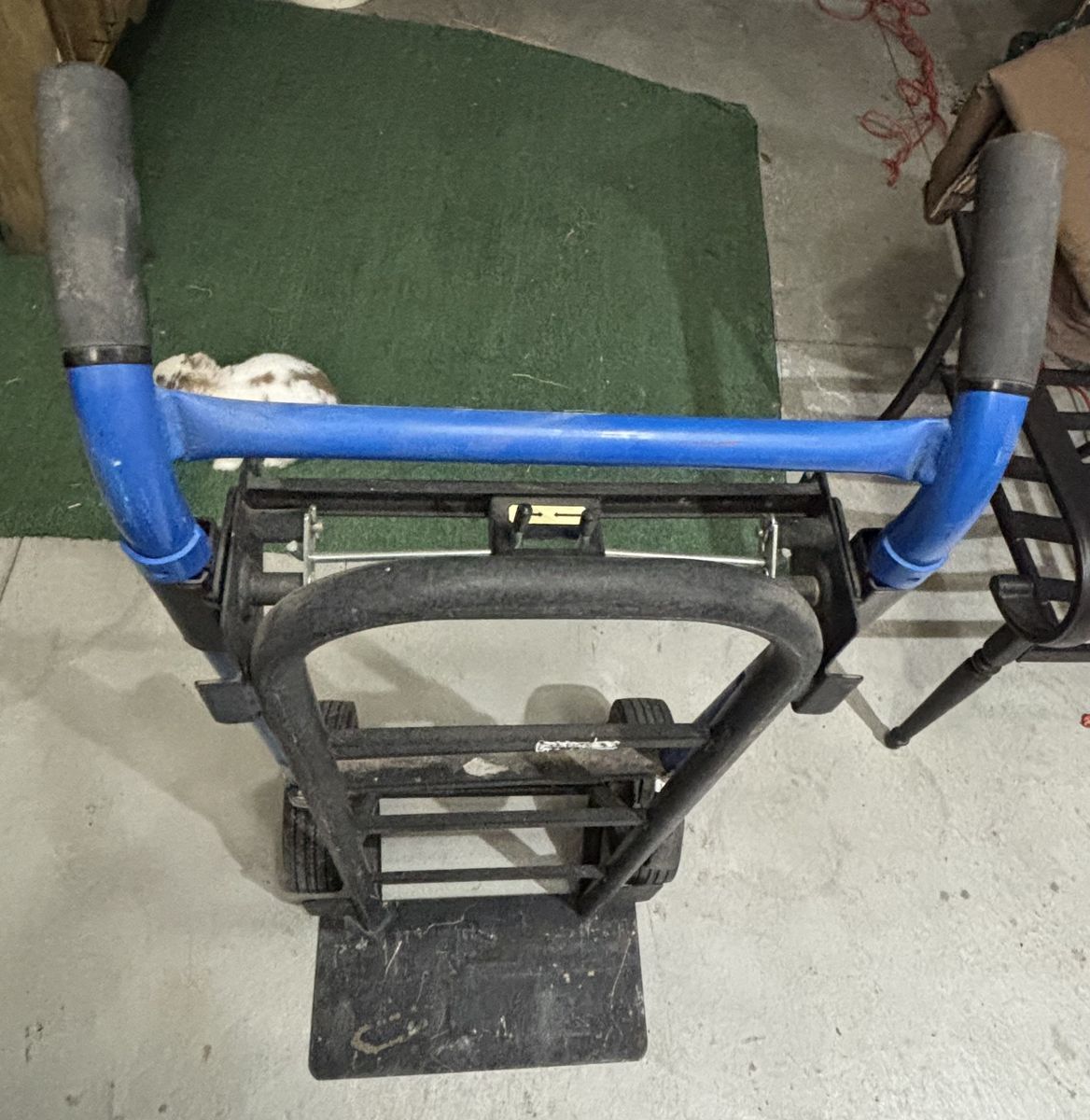 Heavy duty hand dolly