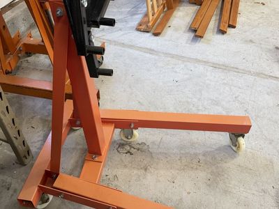 Engine lift