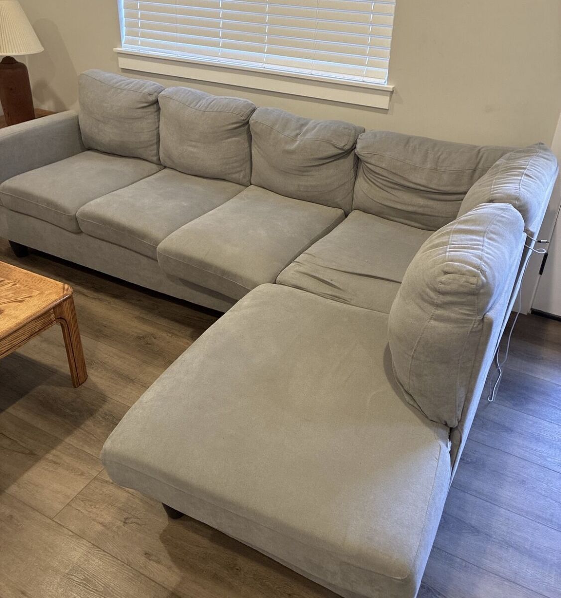 Couch Sectional w/ chaise