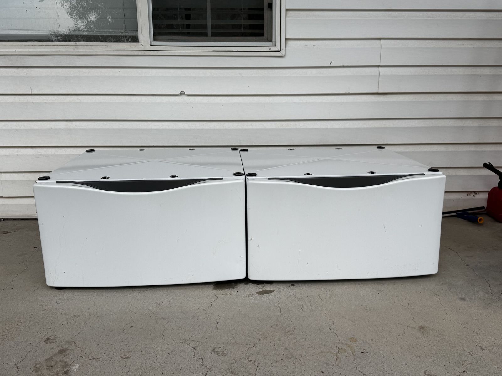 Washer/Dryer Pedastals