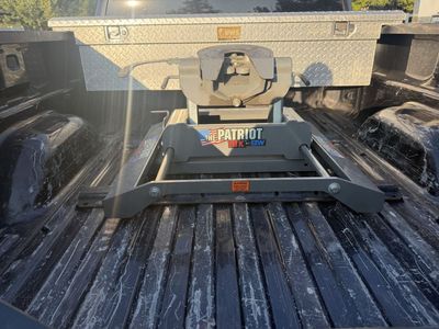 B&W Patriot 5th wheel hitch