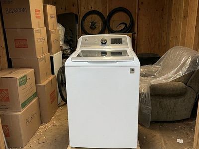 GE Deep Fill Top Load Washer
Glass Lid • Stainless Tub • Clean • Delivery Available
