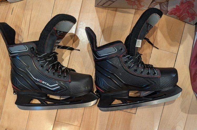 hockey skates youth size 3-6 adjustable vortx