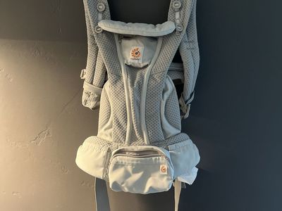 Omni Breeze All-Position Baby Carrier - Gray