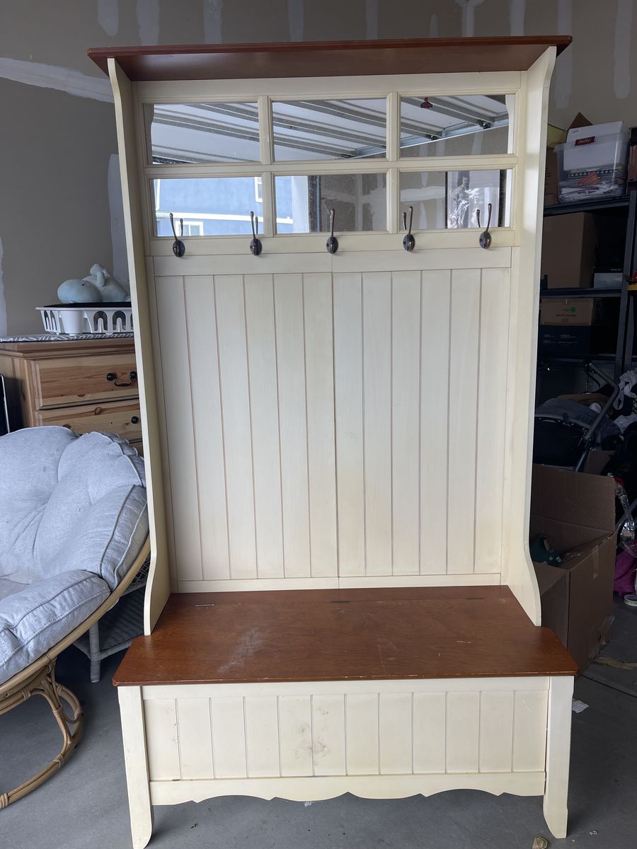Hallway coat rack