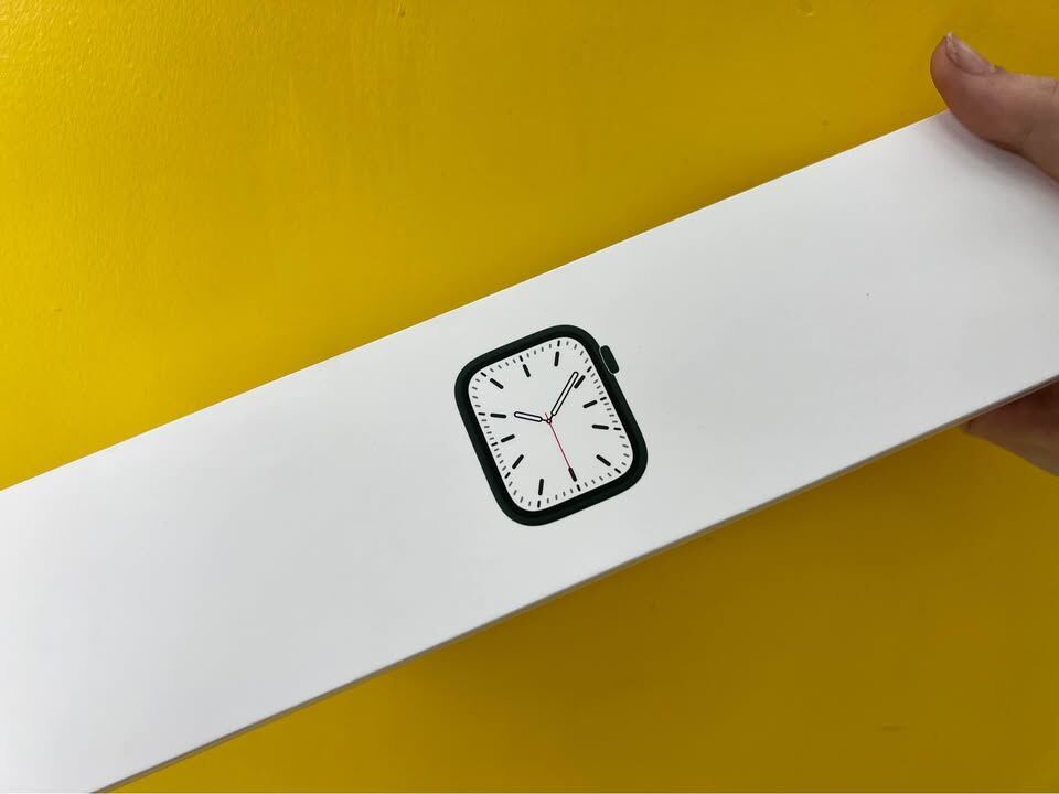 Brand new Apple Watch Series 7, 45mm - GPS