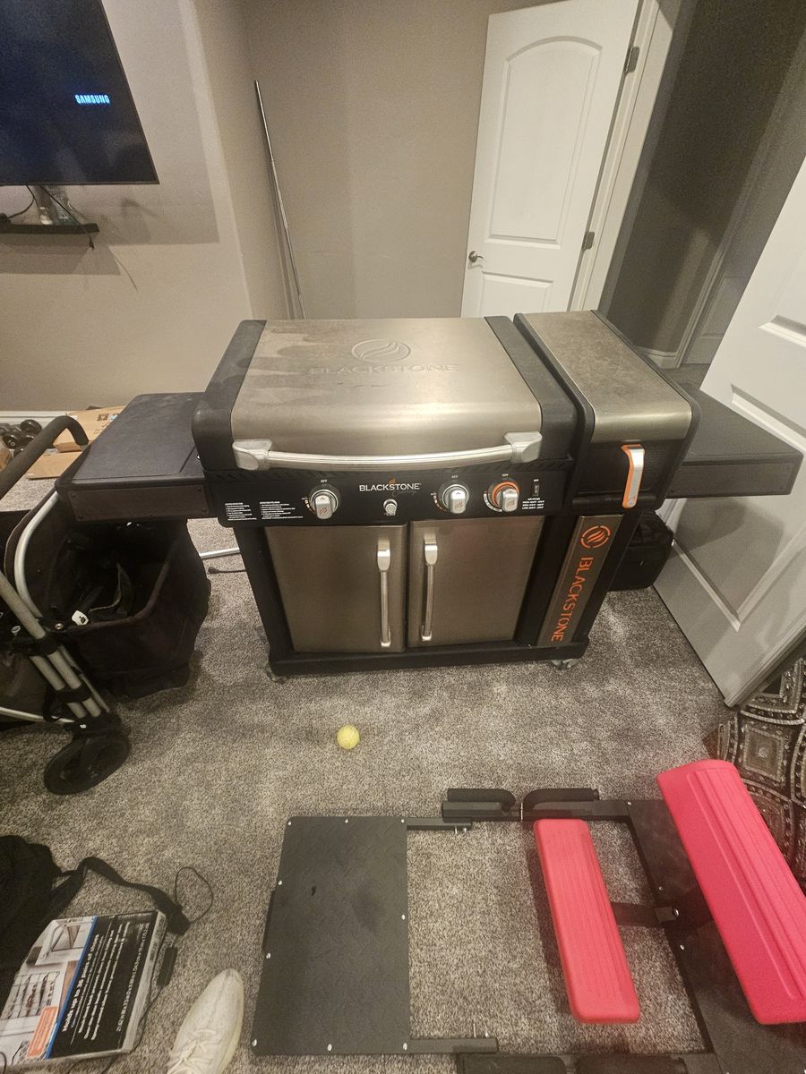 Blackstone Culinary Series 28" Griddle with Air Fryer – Excellent Condition