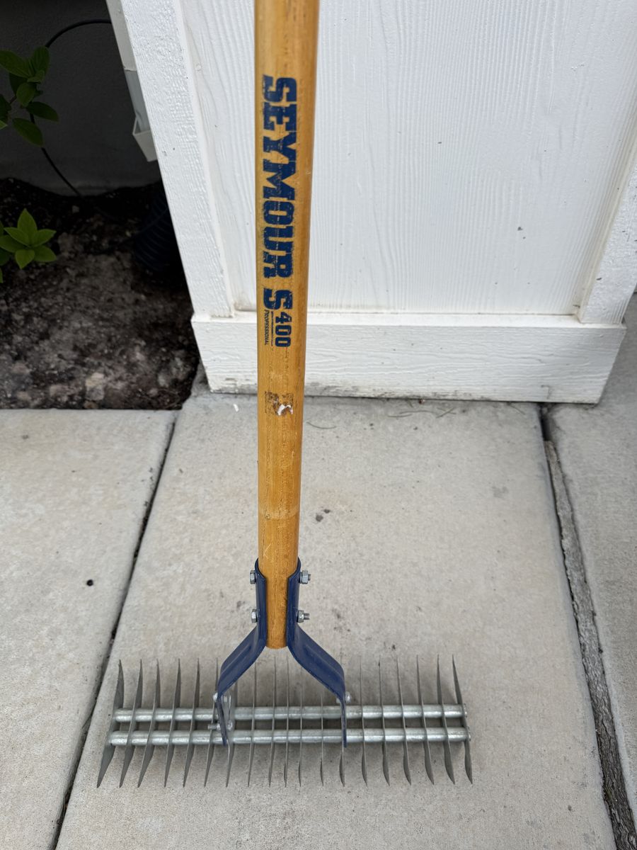 Professional Grade Seymour S400 Dethatching Rake