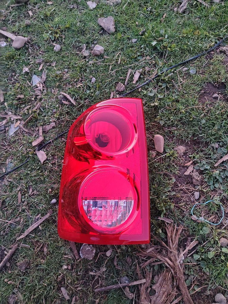 2005-2011 Dodge Dakota tail light