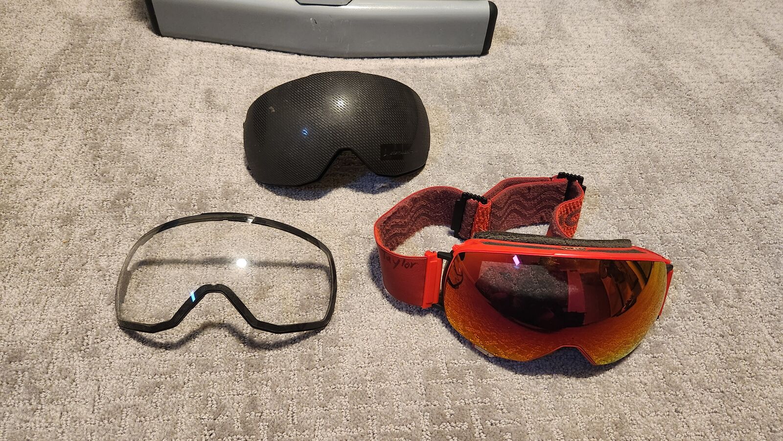 Atomic Revent Q Goggles W/ Clear lens and case