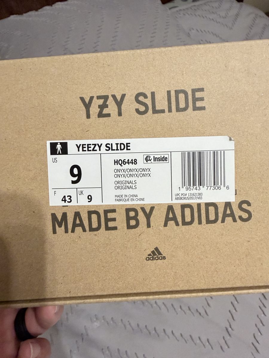Yeezy slide mens size 9 