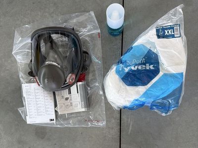 3M Full Face Mask Respirator (6000 Series) & DuPont Tyvek Suit Bundle