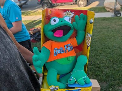 1998 Bull Frogg Interactive Green Frog Plush Toy - Talking, Singing, Tickling Features, New in Box