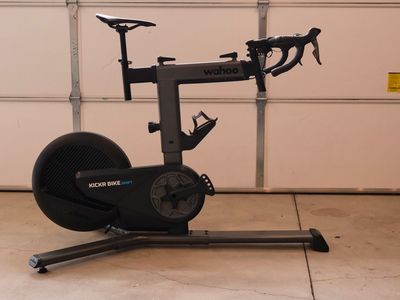 Wahoo KICKR BIKE SHIFT — Indoor Smart Bike