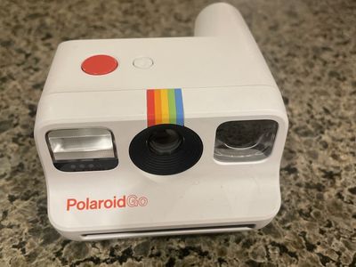 Polaroid Go Instant Mini Camera White - Compact Point & Shoot Film Camera