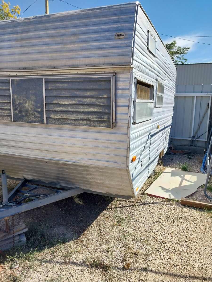 Camp trailer 