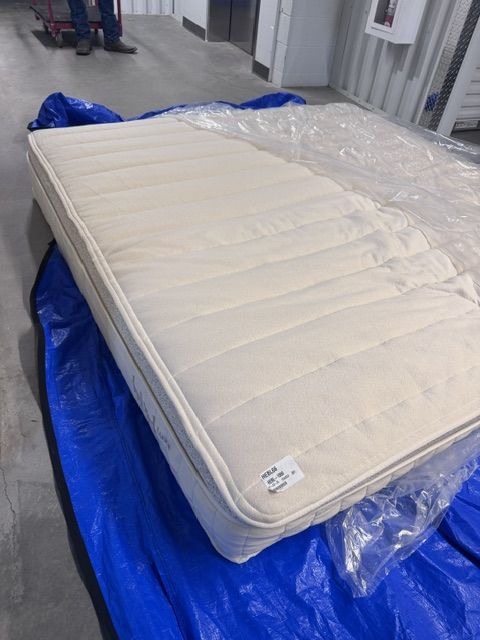 Main image 3