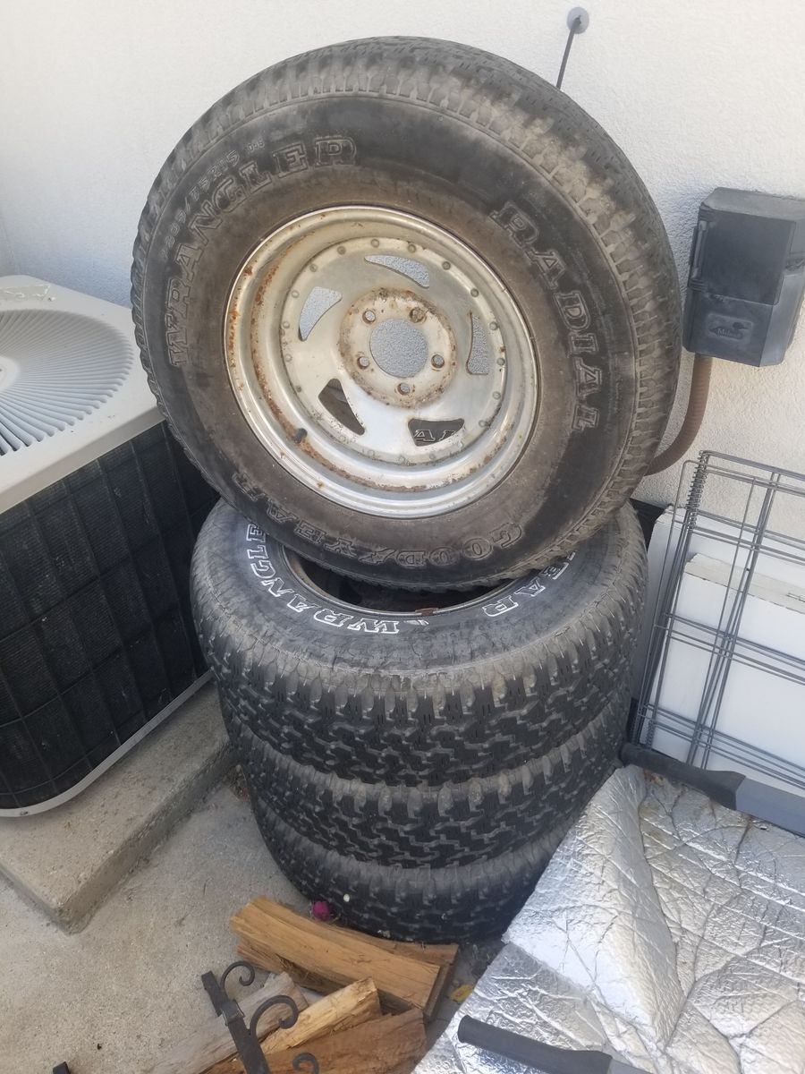 Tires and rims 235x75-R15