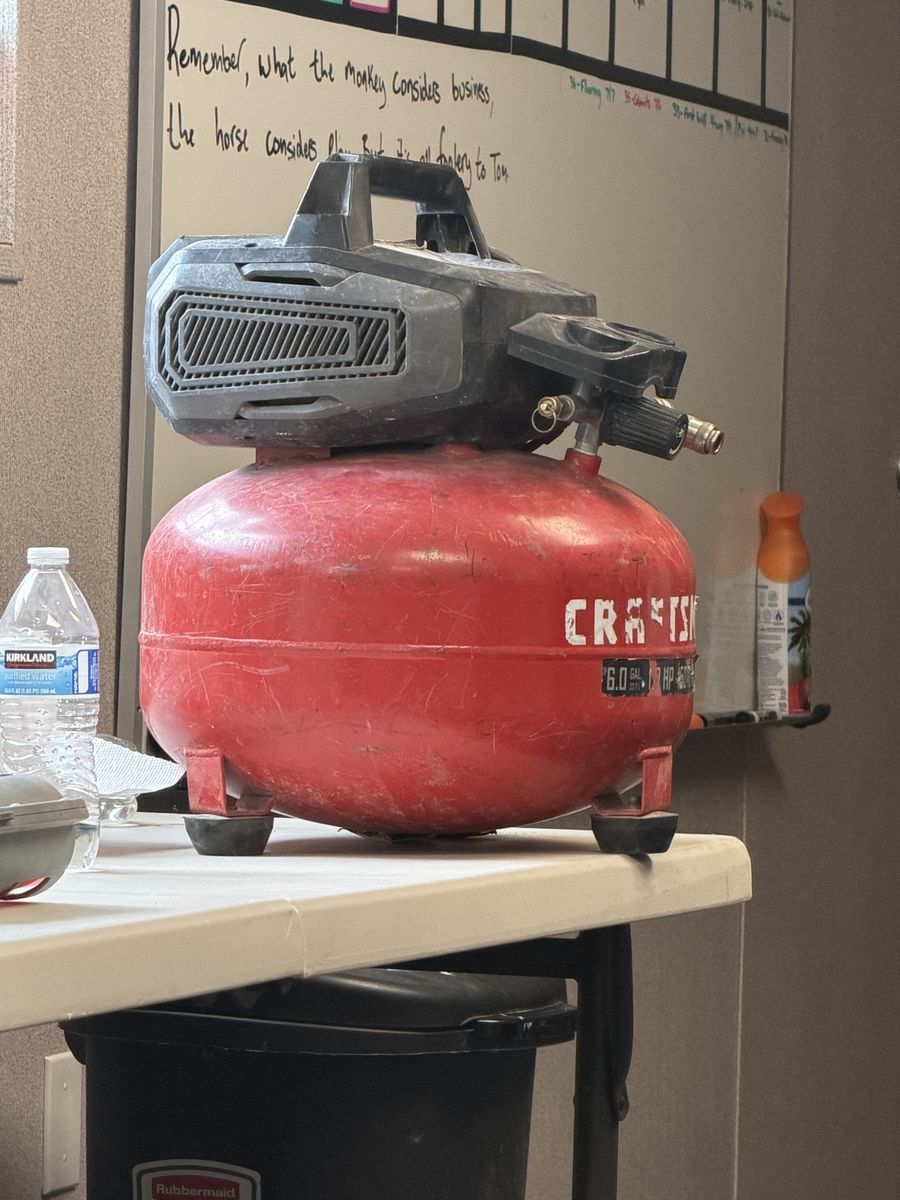 Craftsman 6.0 HP 6 Gallon Pancake Air Compressor - Portable, Red