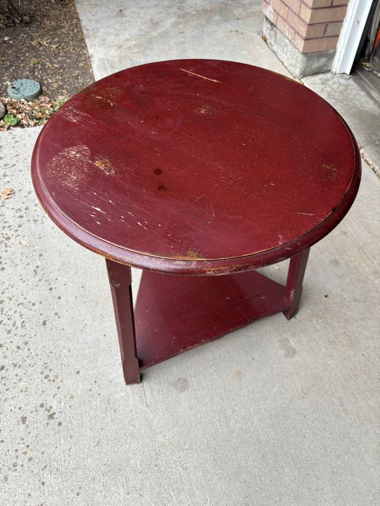 Vintage End Table   25 1/2  Tall