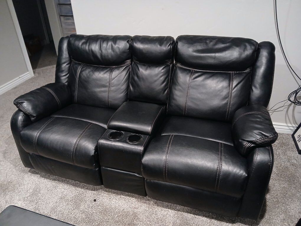 new photos  2 black couch   makes set an  a black
