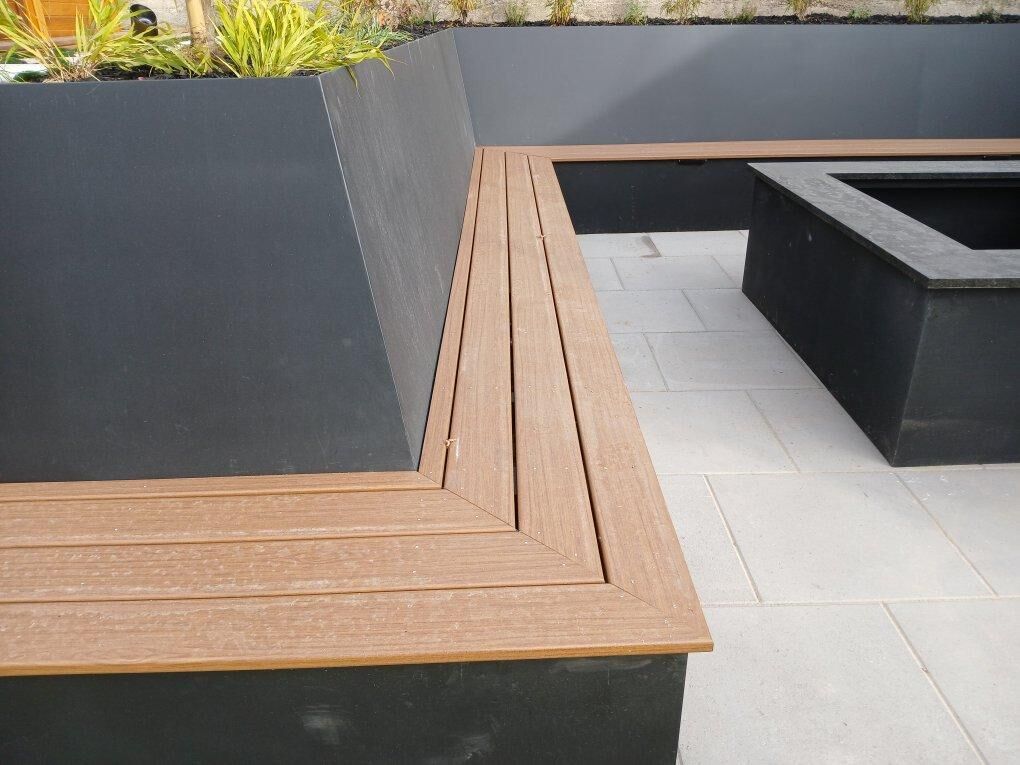 Bravo Builders | Professional Carpentry | Deck Building | Custom Decks | Finish Carpentry